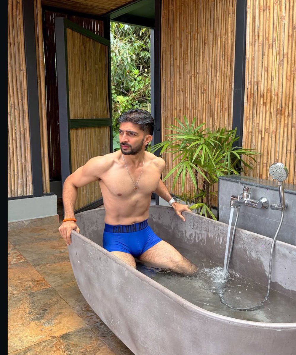 BoyWithWings123's tweet photo. Actor Sreejith Vijay 💋👅🤤 https://t.co/6J2A6yqetY