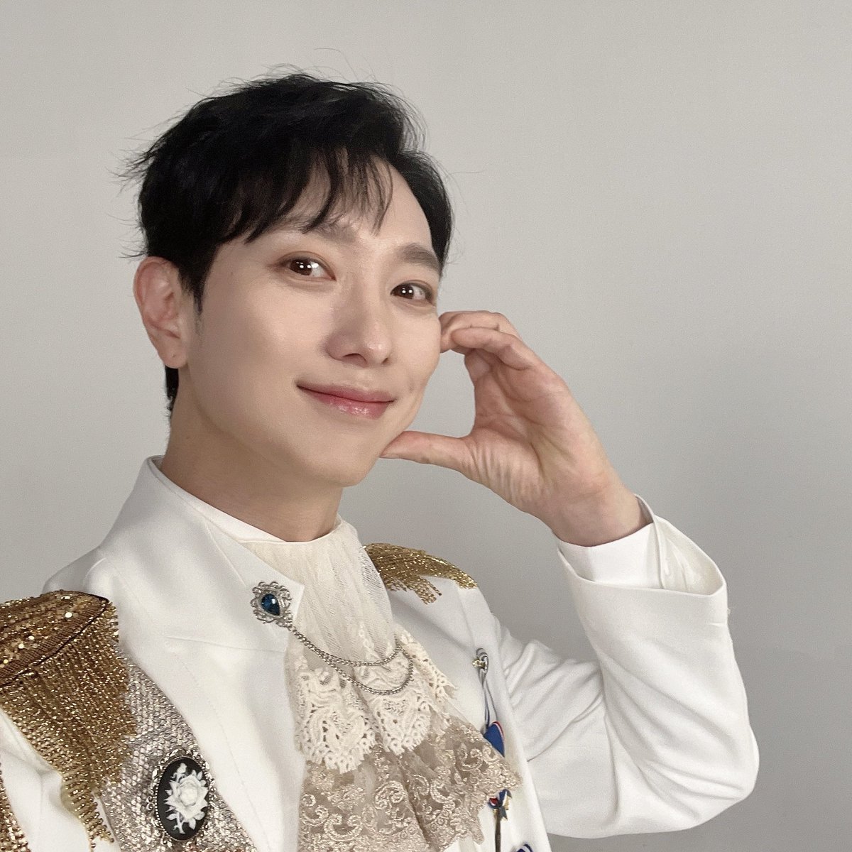 mattseo926's tweet photo. 잔혹동화 생존기!! 키부르르아라씨옹 챠밍!!!🫅🏻 https://t.co/T1rx86I4PV