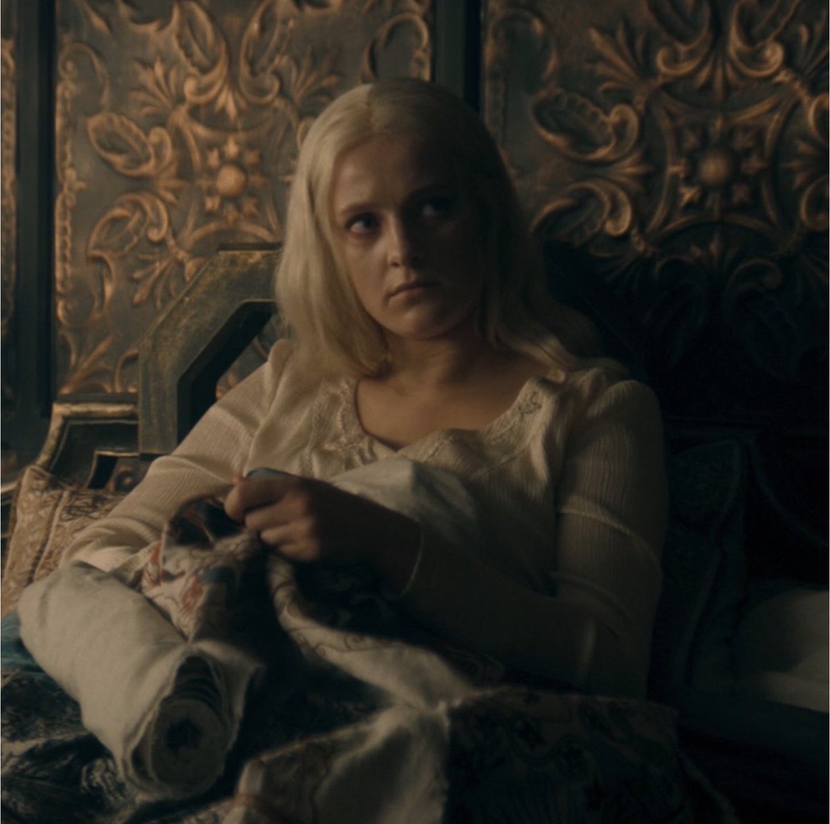 ST4RK0VA's tweet photo. SHE’S MY QUEEN OF THE SEVEN KINGDOMS #IDC #IDGAF https://t.co/pDQrigJzCJ