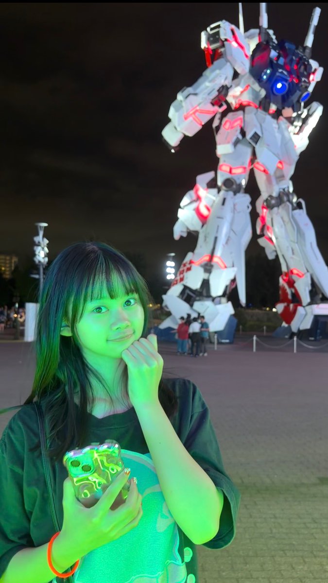rinco____rin's tweet photo. 東京・お台場（ダイバーシティ東京 プラザ）に設置されていた実物大ユニコーンガンダム🧡
＊2026年8月末（8月31日）をもって約9年間の展示を終了する予定。.°(ಗдಗ。)°.
#おのまとペッペ共和国 
#桜井凛 
#シャイニングウィル 
#ユニコーンガンダム https://t.co/yG052p457F