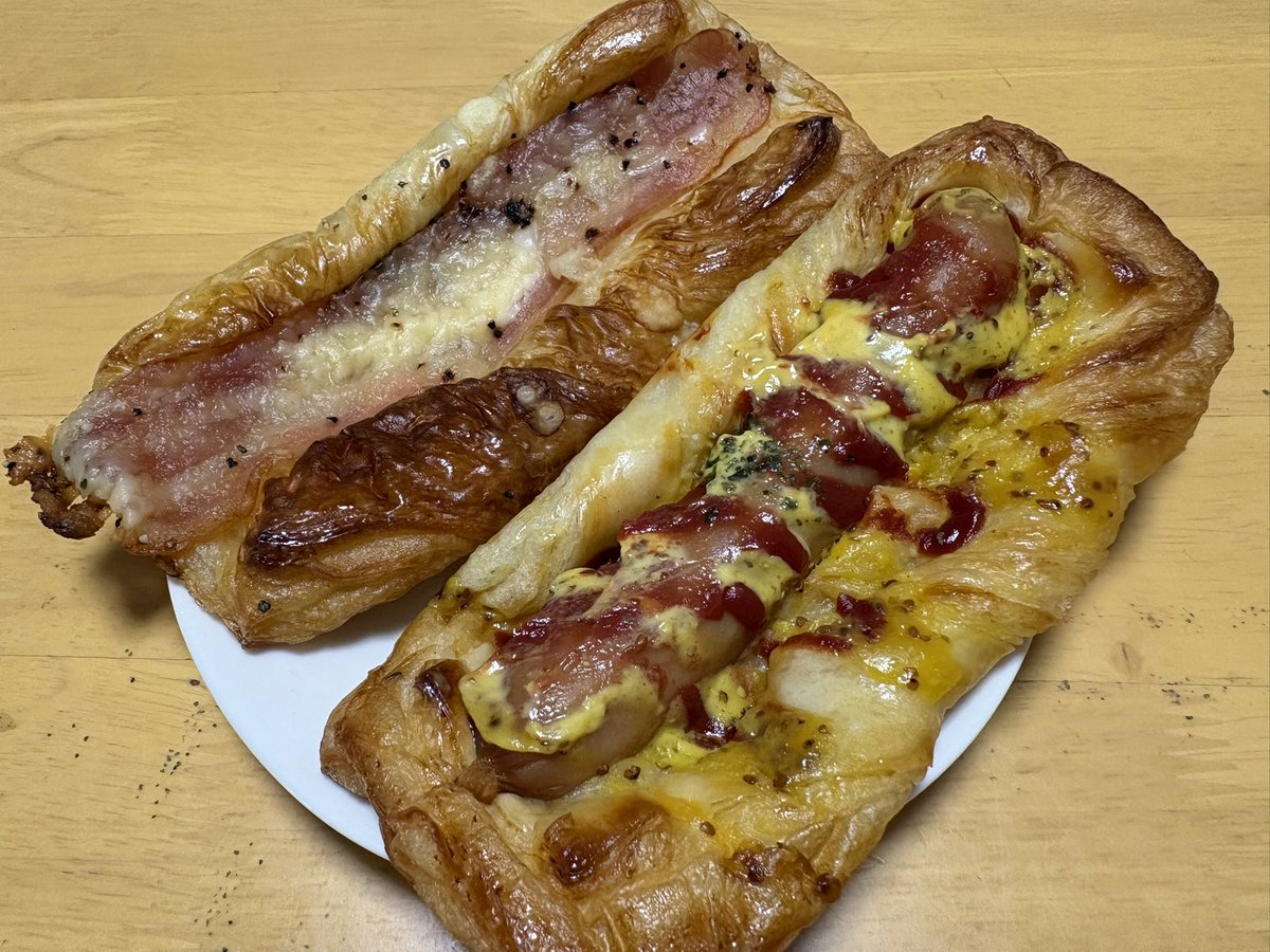 White8045's tweet photo. 今日は、パン屋さんで
ベーコンデニッシュ
ジャーマンデニッシュ
ポテトサラダパン
どれも美味しい😋 https://t.co/yX1ItbcAn2