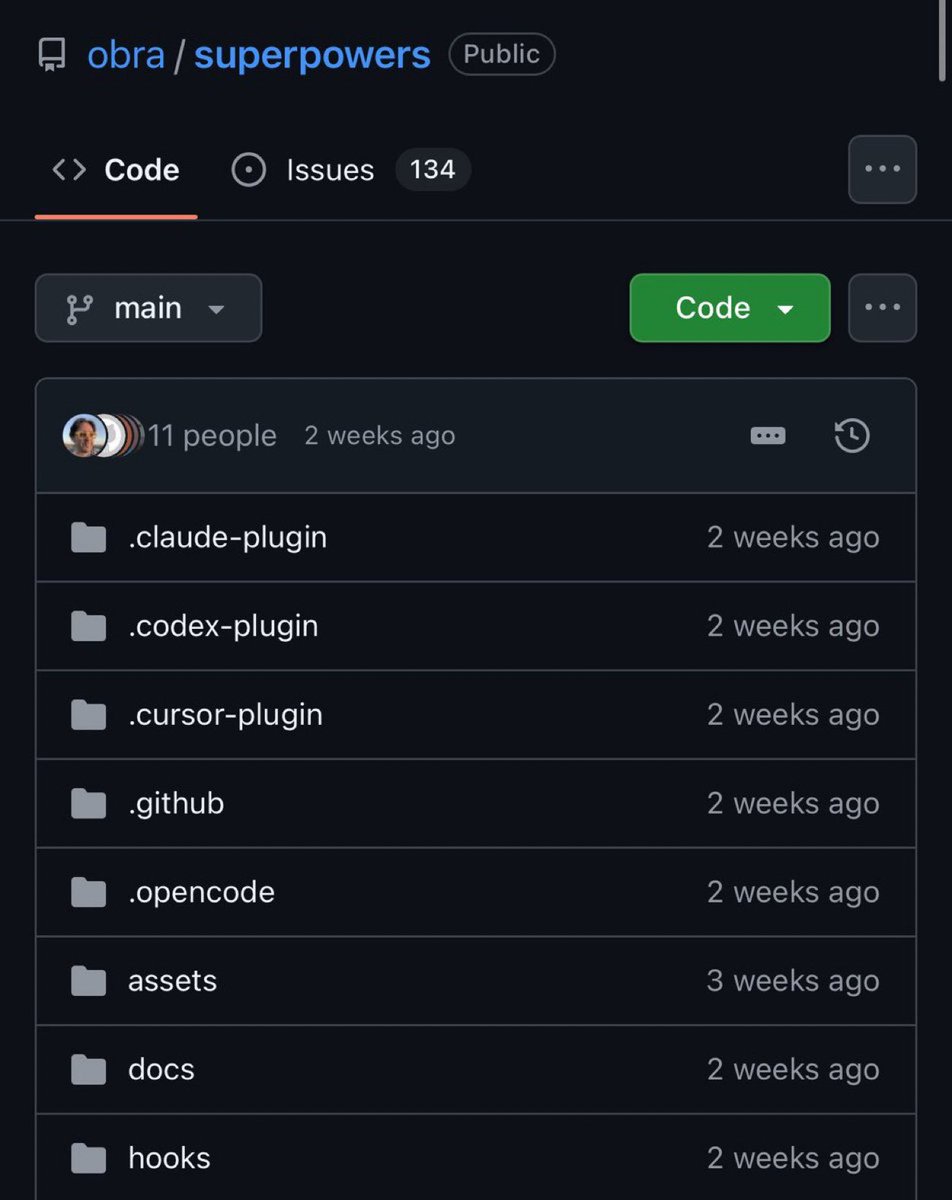 arceyul's tweet photo. 🚨Ahora puedes convertir a Claude Code, Codex y Cursor en un senior developer real.
100% gratis. 

Superpowers ya supera las 94.000 estrellas en GitHub.

La herramienta: 

→ obliga al agente a hacer brainstorming antes de escribir una sola línea 

→ aplica TDD red/green sin excepciones (borra el código si no hay test previo) 

→ orquesta subagentes en paralelo con git worktrees aislados

La diferencia es absurda:

Claude Code estándar → va directo al código, debuggea a ciegas y abandona los tests

Claude Code + Superpowers → flujo de 7 fases: Brainstorm → Spec → Plan → TDD → Subagentes → Review → Ship

Cero código antes de tener tests pasando.

Y además: → funciona en Claude Code, Codex, Cursor, Gemini CLI, OpenCode y Copilot CLI → el agente trabaja en autonomía durante horas sin desviarse del plan 

100% open source bajo licencia MIT
A partir de cierto tamaño de proyecto, los agentes empiezan a alucinar, romper tests y meter código muerto.

Superpowers fuerza el proceso de un ingeniero senior y mantiene el contexto bajo control.

Esto cambia por completo cómo se programa con agentes.

Ya no escribes prompts a ciegas. Tu agente trabaja como un senior.