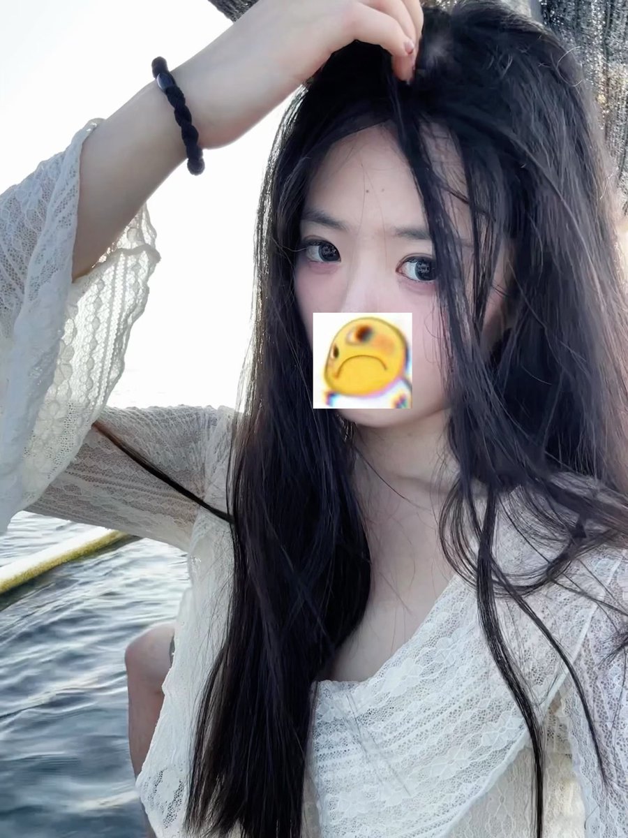 Summerjnf0's tweet photo. 头发突然很毛躁，人也憔悴了😡 https://t.co/JySIrdQekk