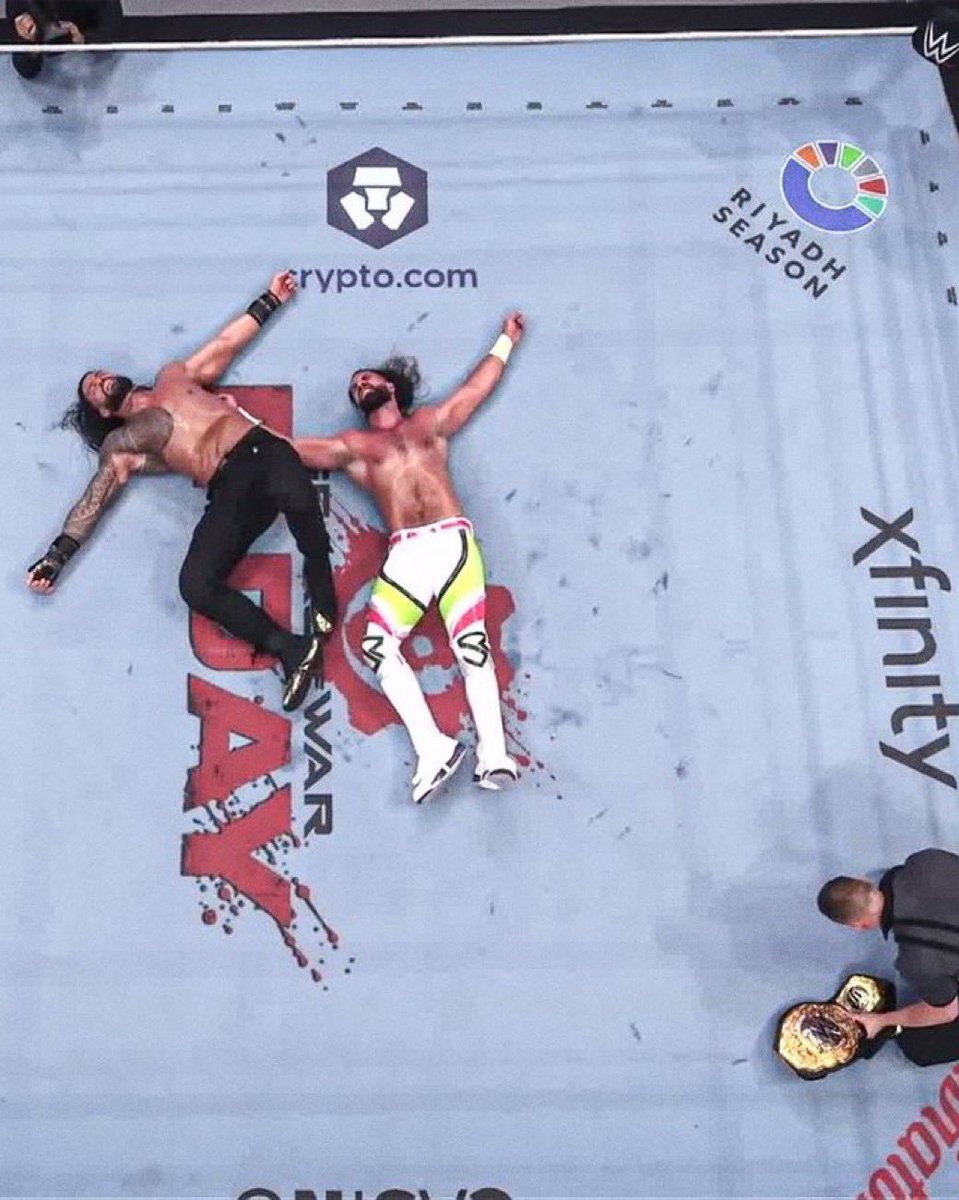 A_rko10's tweet photo. عمومًا هذي اللقطة تاريخيه 👏🏻🐐
#Summerslam https://t.co/38gQebE2Hc