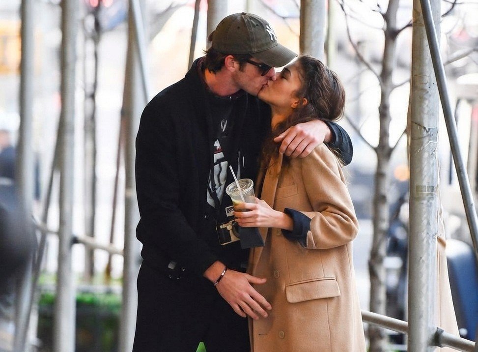 BoinkBuzz's tweet photo. 7 Years Ago, Zendaya broke up with Tom Holland and she immediately started dating her Euphoria Co Star, Jacob Elordi because she was tired of short kings.

After dating for about a year. They Finally broke up and she got right back with her Now Husband, Tom Holland. https://t.co/Vw64QvIiVd
