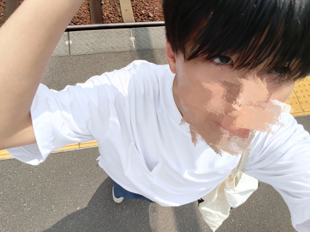 Yu_800024's tweet photo. 暑っついし、汗で髪死んでるし
夏マジで無理〜〜 https://t.co/pPQgdFAKMU