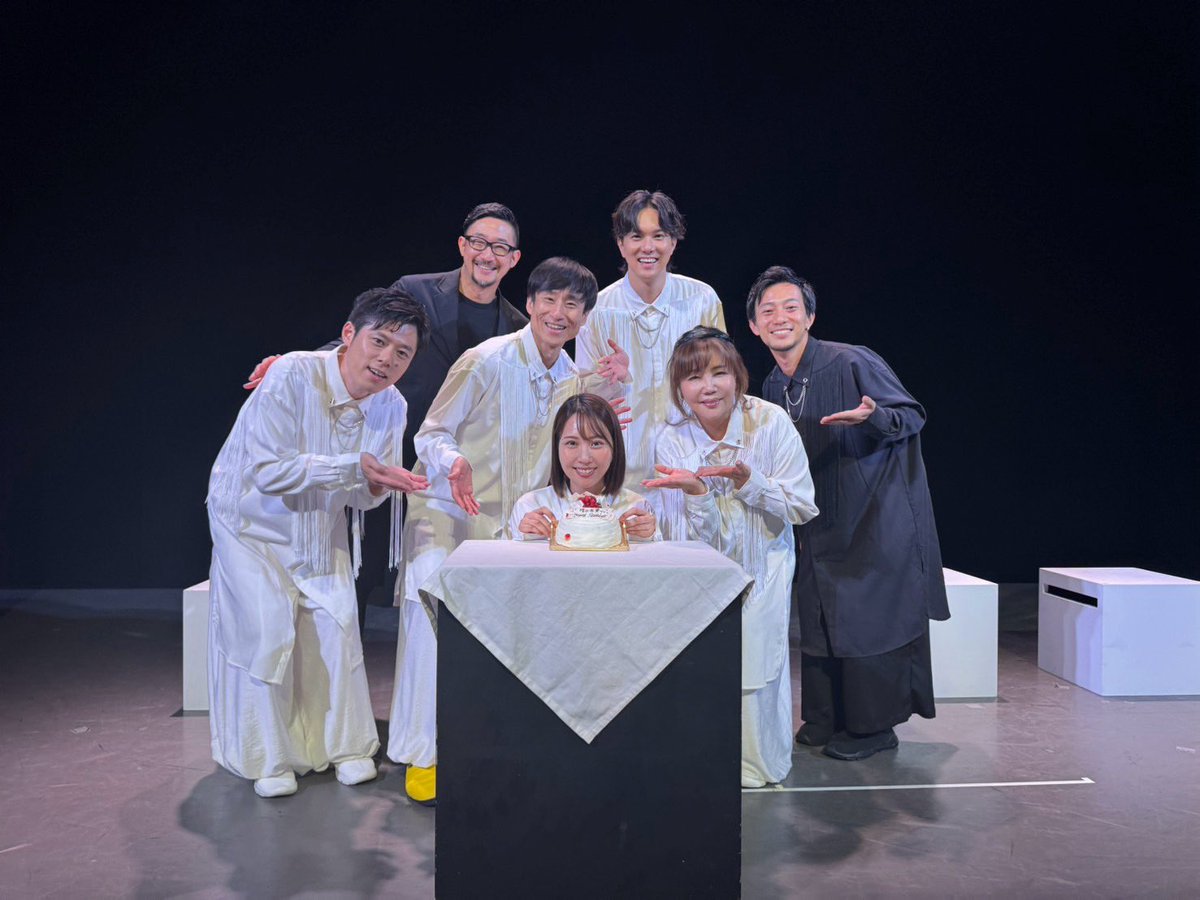 yuka_masuda's tweet photo. 誕生日を迎えました
ステージ上でこんな粋なサプライズを🥺🌈びっくりした！！幸せ者です。
今年はなんだかこどもの頃のように毎日が新しいことだらけで新鮮で。
出会いと再会と。人に支えられ、気付かされ、学ばせていただき更に愛を知れた年でした。
たくさ��いただいた愛をそのまま隣にいる大切な人たちに返して広げていけるよう、感謝の心を持って、更に精進してまいります。

増田有華