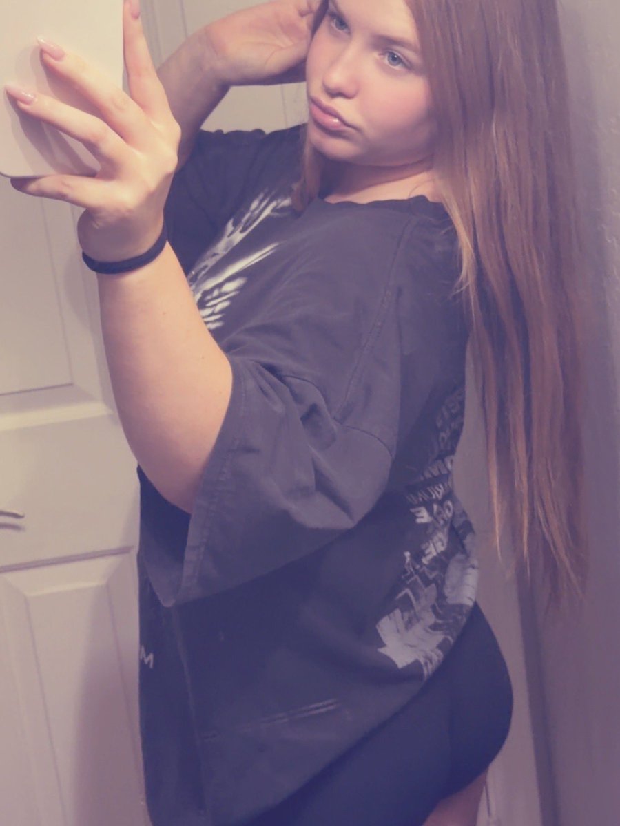 Xxkennyxoxo's tweet photo. Single 5ft come say hi 🥰 https://t.co/5D2Axt6tUg