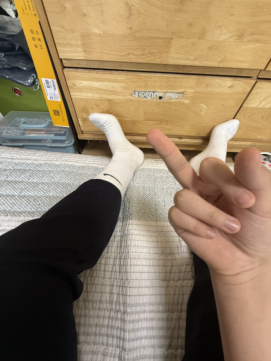 12nwx's tweet photo. 상납하러 와 ㅅㅂ새끼들아 #게이 #게친소 #나이키양말 #양말 https://t.co/mgitLeB5DV