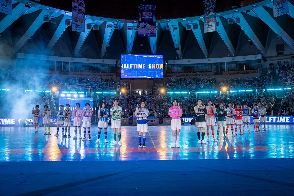 DomundiTV's tweet photo. ประมวลภาพบรรยากาศภายในงาน 𝐃𝐌𝐃 𝐒𝐏𝐎𝐑𝐓𝐒 𝐃𝐀𝐘 𝟐𝟎𝟐𝟔 
𝑯𝒊𝒈𝒉 𝑺𝒄𝒉𝒐𝒐𝒍 𝑽𝒊𝒃𝒆𝒔 🏆💚🩷✨

DOMUNDI SPORTS 2026
#DMDSportsDay2026 https://t.co/HMJdMMnp6P