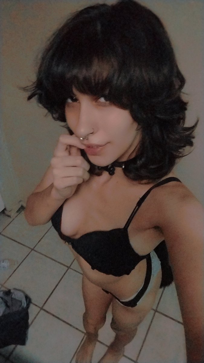 Cl0ver_Da_Pup's tweet photo. Want to chat with me? 💋 #petite #petitegirl #puppyplay #petplay #cute https://t.co/9zUKhdDD3e
