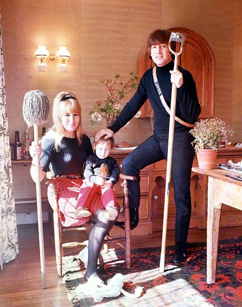 Pachin253's tweet photo. My best favorite one of Jhon Lennon's family's shots. #johnlennon https://t.co/xjtuuW0IN4