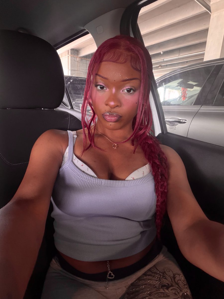 SamaiMoony's tweet photo. @paintedbyesthr listen…ik you charge a lot but…PLEASE LOOK AT MY FACE THIS IS A FACE YOU WANNA DO PLS PLS PLSSSS😭😭😭 https://t.co/cGfar8Kdho