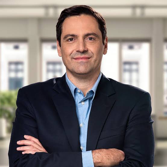 FelipeCosta_222's tweet photo. Na minha visão, o nome mais preparado para ser vice de Flávio Bolsonaro é Luiz Philippe de Orléans e Bragança. @lpbragancabr https://t.co/jgBct7g8cr