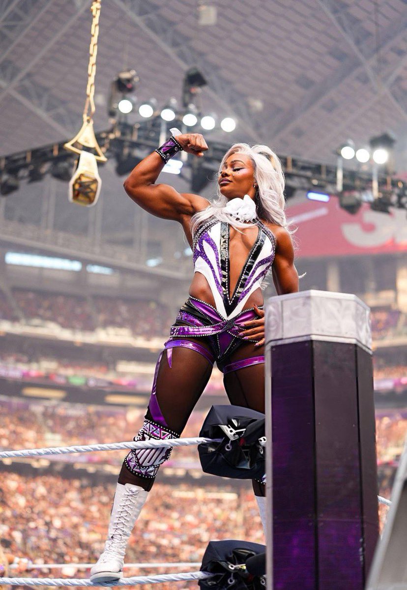 cargillvisuals's tweet photo. #summerslam 💜 .@Cargillcartel https://t.co/66gPpqvQnM