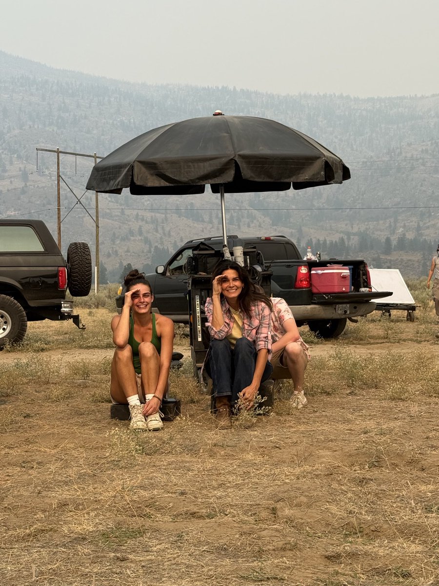 Angie_Harmon's tweet photo. Bring your daughter to work month🤣

#BuriedInBarstow2 https://t.co/rsM6uUjA04