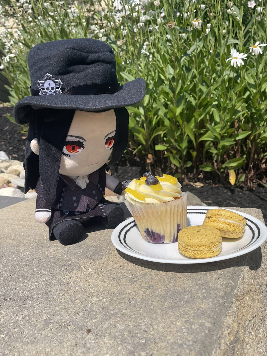 WysteriaGrove's tweet photo. wonderful day for a sweet treat!☀️
#TESTACULT https://t.co/zivJ7mo6ue