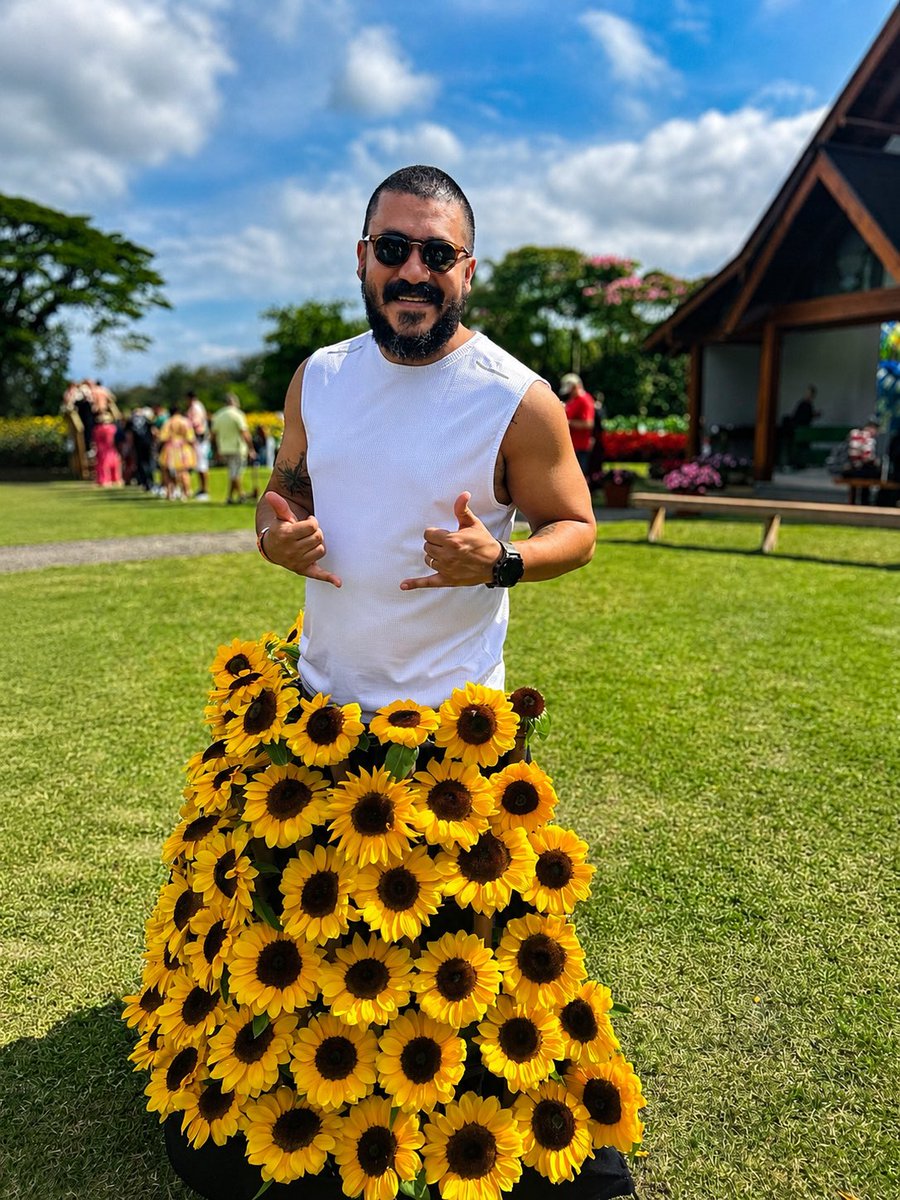 benedito_bh's tweet photo. Rolezinho no festival das Hemerocalis!!
Ps: uso da IA para nitidez, iluminação e contraste apenas. https://t.co/25iIpPi8z8