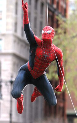 RightMash_X's tweet photo. Al chile me vale verga, pero tengo un bias tremendo hacia los trajes de Spider-Man de las dos primeras películas de Raimi.

Podrá ser pura nostalgia al ser la primera interpretación del personaje que conocí, pero es que realmente me encanta como lucen estos trajes y los considero fácilmente mis trajes favoritos del personaje en toda la existencia.