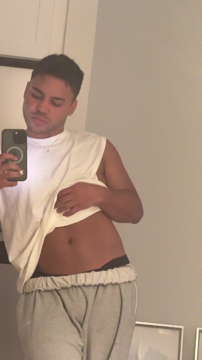 ANTHEMMMM's tweet photo. I felt like trying these on after over a year https://t.co/Q5XHRzGht3