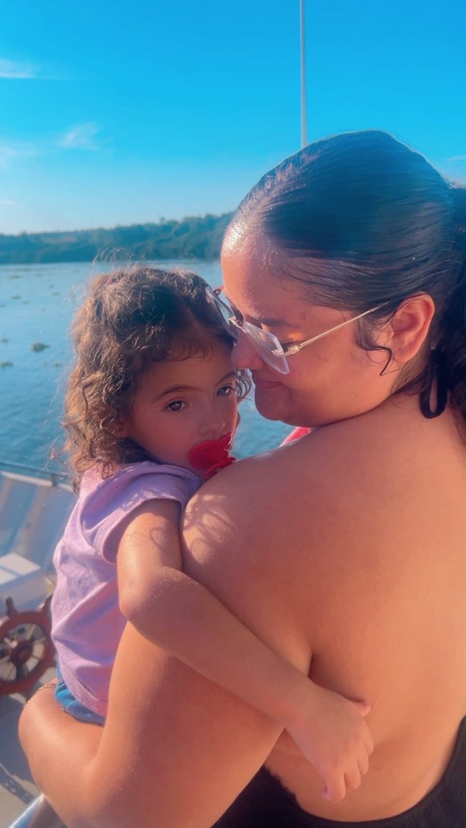 MabiGregio's tweet photo. mato 
morro 
e ainda, ando de barco por ela (odeio, passo mal e fico irritada, mas pelo denguinho eu encaro tudo) 

🩵 https://t.co/csdt7QP8Gx