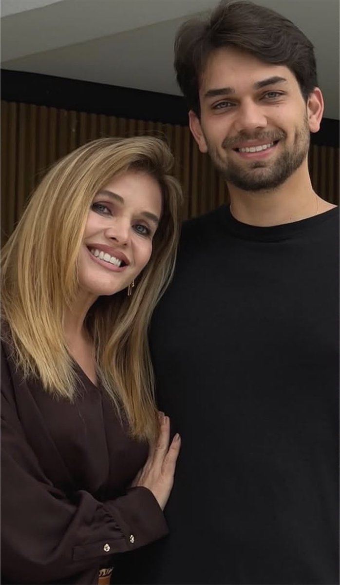 wesgossip's tweet photo. Filho do cantor Leandro impressiona a internet em novas fotos compartilhadas pela mãe e deixaram os fãs impressionados com a incrível semelhança entre pai e filho. 😮❤️ https://t.co/Ngc6F11rLz