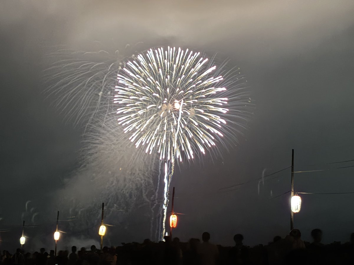 neko_zip's tweet photo. 長岡花火🎆
ヒグマ混むから朝イチで初めて行ったんだけど醤油が劇上振れで今まで食べた新潟醤油のか中でも圧倒的に美味かった
今日のヒグマ本店やばいです
または、朝一は美味い説？ https://t.co/yg6iBzCiMu