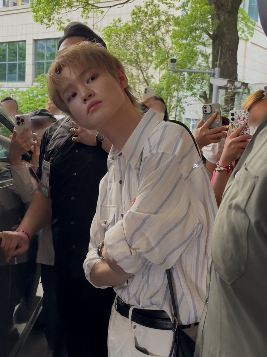7le_dream's tweet photo. 진짜 잘생겼네.. 예민미 미쳤어 https://t.co/fPNJTDmYfj