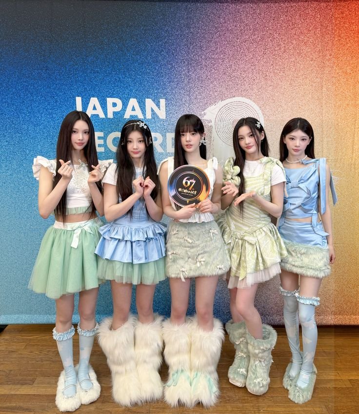 thebaseillit_'s tweet photo. [K-World Dream Awards (KWDA) 2026]

GLLIT, please keep on VOTING #ILLIT for the “FEMALE GROUP POPULARITY AWARD” on the Fantheone app. 

🗳️ 1 VOTE = 5 Gems (Min. 5 VOTE)
📱 Fantheone APP

The voting will ends on August 13th at 11PM KST. https://t.co/6LdXPz3TMG