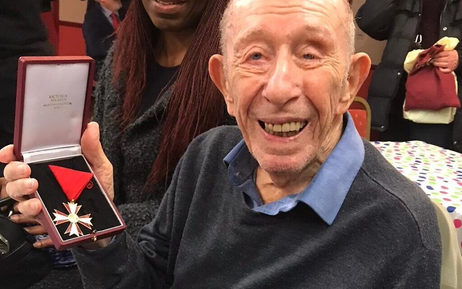DrHelenFry's tweet photo. "I waited a whole year to go into action. I really wanted to do something positive against Hitler and the Nazis. Now that I was in the SOE, I was tough, strong and fearless. It was a privilege in every way."

- Eric Sanders. https://t.co/YqT76FcZSt
