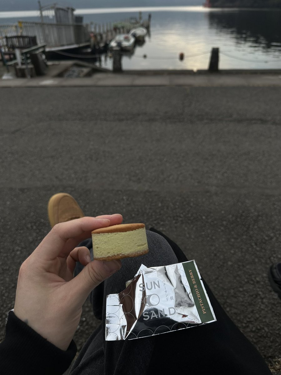 norio18x's tweet photo. 早く冬来ないかな〜

冬でも外でアイス食べちゃう(^^) https://t.co/Pa3RoW6ddb