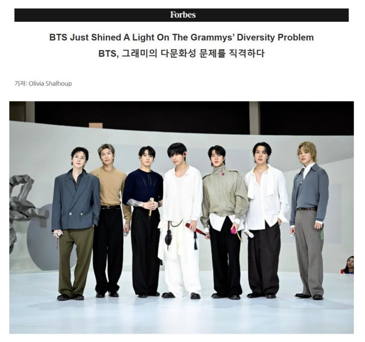 BeautifulSoulB7's tweet photo. 🇺🇸포브스誌 8월2일자 기사 전문 🇰🇷번역 공유합니다.

"#BTS 에게 특정 장르 부문에 출품한다고 해서 본상 부문 출품이 막히는 것은 아니라고 말하는 건 그들이 제기하는 문제의 본질을 벗어난 답변이다. 

아카데미는 🇬🇧두아 리파나 🇬🇧에드 시런을 위해 '베스트 유러피안 팝 뮤직 퍼포먼스' 같은 부문을 신설한 적이 없다. "

👇편하게 읽으시는 해외 기사 아카이브
https://t.co/fcBqT65dzF

#ArtHasNoAliens