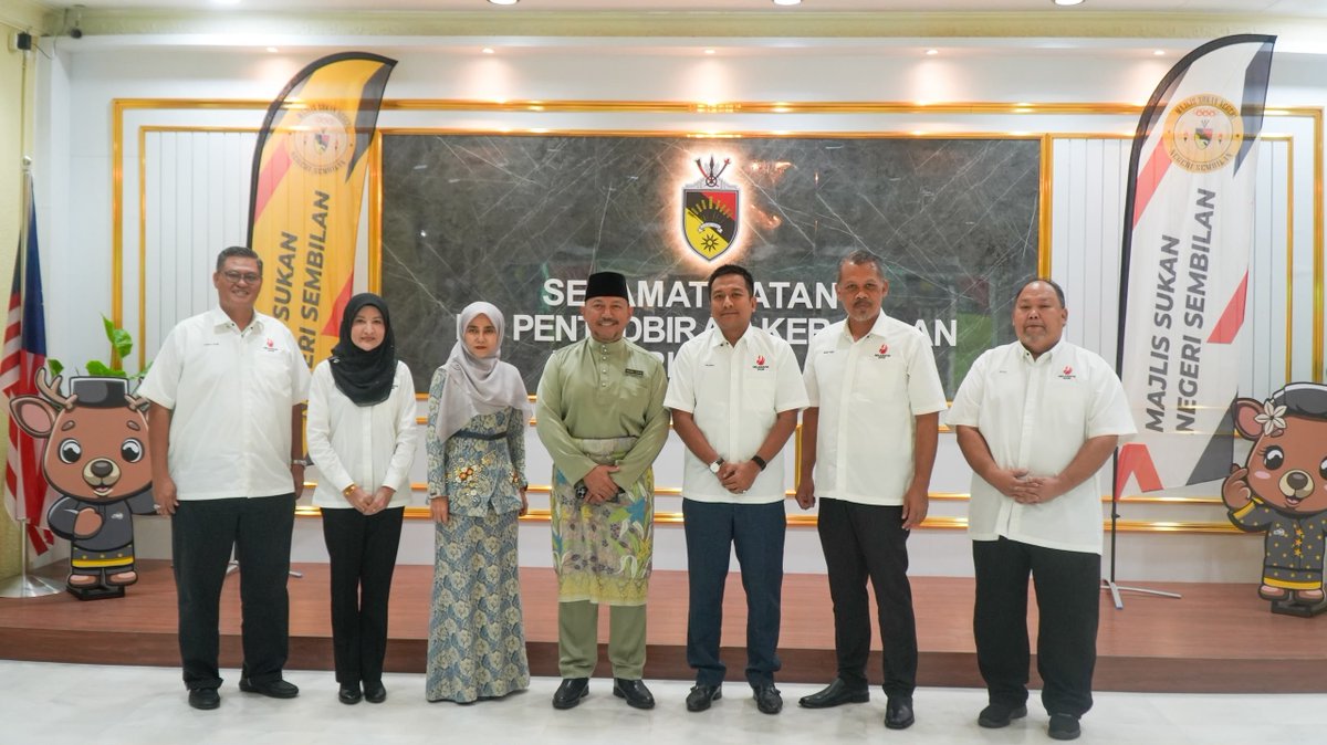 NajwanHalimi's tweet photo. 31 Julai 2026

Mengetuai delegasi Sekretariat Sukan Malaysia (SUKMA) XXII Selangor 2026 ke Negeri Sembilan dan mengadakan kunjungan hormat kepada Setiausaha Kerajaan Negeri Sembilan, YB Dato' Mohd Zafir Ibrahim di Wisma Negeri di Seremban.

Kunjungan ini merupakan salah satu tradisi bersempena penganjuran SUKMA di mana wakil kerajaan dari negeri tuan rumah akan berkunjung dan mengemukakan jemputan kepada wakil kerajaan negeri-negeri yang bakal menyertai temasya sukan ini.

Dalam pertemuan ini, saya telah menyampaikan jemputan rasmi bagi menyertai SUKMA XXII Selangor 2026 seterusnya menyerahkan surat tanda terima kasih dan pengesahan penyertaan kepada Kerajaan Negeri Sembilan.

Pertemuan turut disertai oleh Pengarah Majlis Sukan Negeri Negeri Sembilan, Puan Marhizah Abdul Razak.