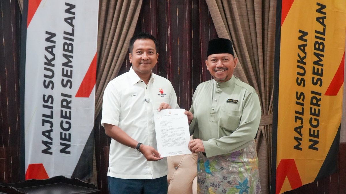 NajwanHalimi's tweet photo. 31 Julai 2026

Mengetuai delegasi Sekretariat Sukan Malaysia (SUKMA) XXII Selangor 2026 ke Negeri Sembilan dan mengadakan kunjungan hormat kepada Setiausaha Kerajaan Negeri Sembilan, YB Dato' Mohd Zafir Ibrahim di Wisma Negeri di Seremban.

Kunjungan ini merupakan salah satu tradisi bersempena penganjuran SUKMA di mana wakil kerajaan dari negeri tuan rumah akan berkunjung dan mengemukakan jemputan kepada wakil kerajaan negeri-negeri yang bakal menyertai temasya sukan ini.

Dalam pertemuan ini, saya telah menyampaikan jemputan rasmi bagi menyertai SUKMA XXII Selangor 2026 seterusnya menyerahkan surat tanda terima kasih dan pengesahan penyertaan kepada Kerajaan Negeri Sembilan.

Pertemuan turut disertai oleh Pengarah Majlis Sukan Negeri Negeri Sembilan, Puan Marhizah Abdul Razak.