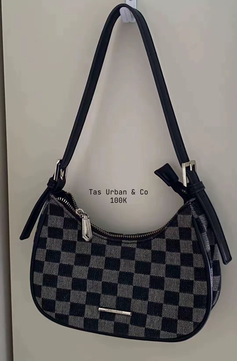 dipocololo's tweet photo. @ordimarrygal halo semuanya…
aku ada preloved tas area semarang, kondisinya masih sangat bagus!! chat for detail 🫶🏻 https://t.co/3Xue54XK9U