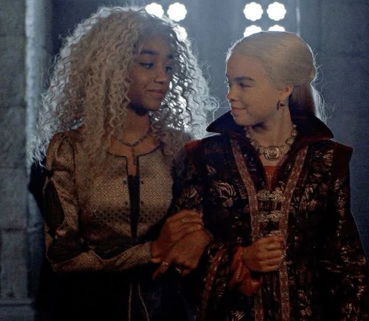 rhaeskars's tweet photo. The only canonical lesbian relationship Rhaenyra ever had btw https://t.co/1zGqg639WI