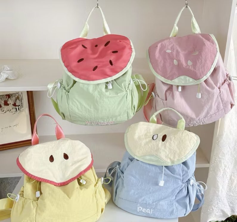 larasarchive___'s tweet photo. PLISSSS!!! ini tas lucu banget! 🍎⭐️💗
desain buahnya gemes, warnanya pastel cakep, muat banyak juga buat kuliah, main, atau daily.

https://t.co/umeW7Rxfwh https://t.co/5R12eQNKzJ