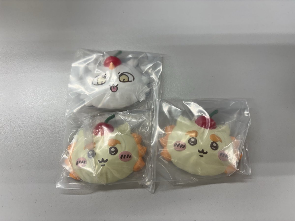 wskc0122's tweet photo. 3つしか買ってないのに被ったｧｧｧ
買わないと決めてたのにｨｨｨ
シーサーちゃん最近よく出るｩｩｩ
やっぱ自引きは出来ないのねｪｪｪ
買い足すか迷ｫｫｫう！！！

#ちいかわ https://t.co/spMmTVQYgz