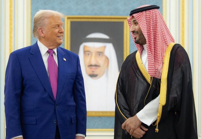 tmrrah9's tweet photo. ( السعودية تريد للمنطقة السلام ) 

ترامب عن سمو ولي العهد السعودي:

تحدثت مع ولي العهد وهو يفضل لغة الحوار فيما يخص إيران لخفض التصعيد https://t.co/rS4kvaSpNb