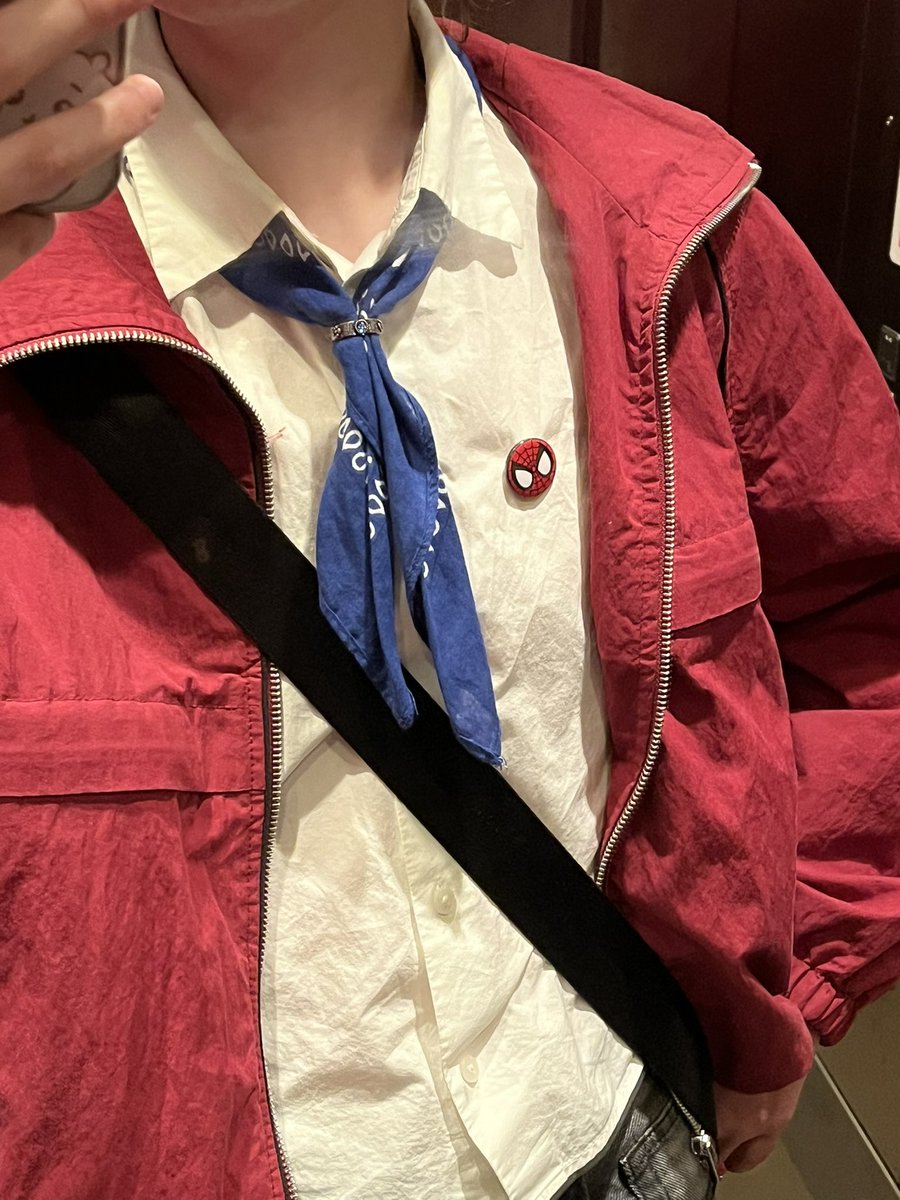Exploitedowo's tweet photo. Got a free spidey pin at the cinema! https://t.co/T7TGhni7Ts