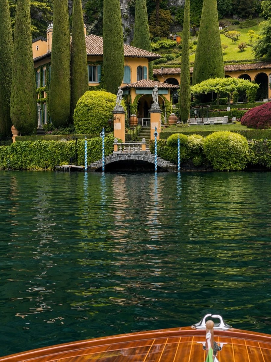 echoesofworld's tweet photo. Lake Como, Italy https://t.co/9x74BCTkmp