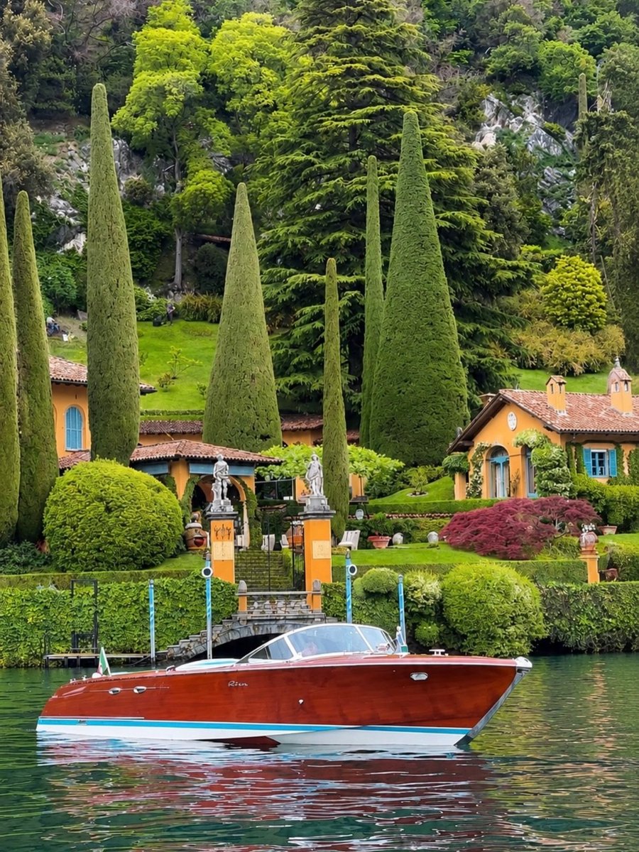 echoesofworld's tweet photo. Lake Como, Italy https://t.co/9x74BCTkmp