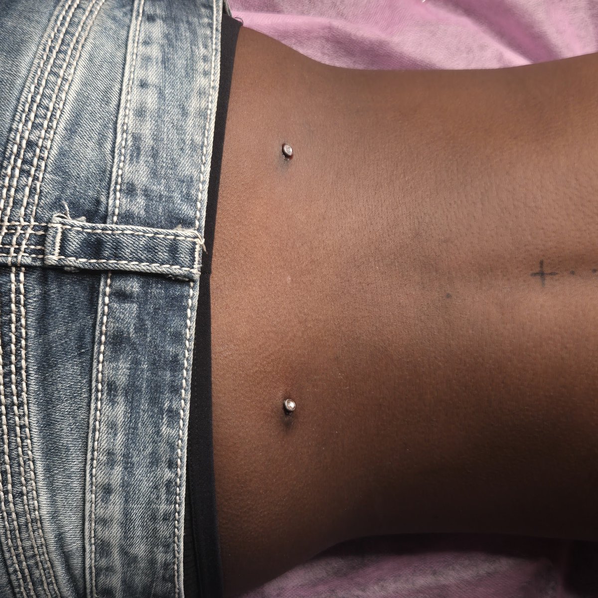 imose_ng's tweet photo. Back dermals by us https://t.co/GsxmsT7XlD