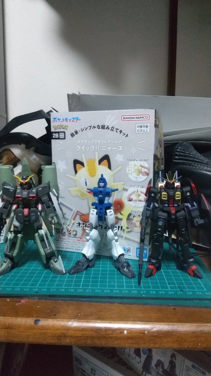 gBGjwk6kWO2VMYG's tweet photo. 今 作ってるプラモ(真ん中)
両端は ヒジ膝を各2ミリ計4ミリ
延長してるけど
真ん中は 無延長……
で良い感じ

コレ いかに……(;ﾟ∇ﾟ)

#延長 
#何故何 https://t.co/zNBI4VoWph