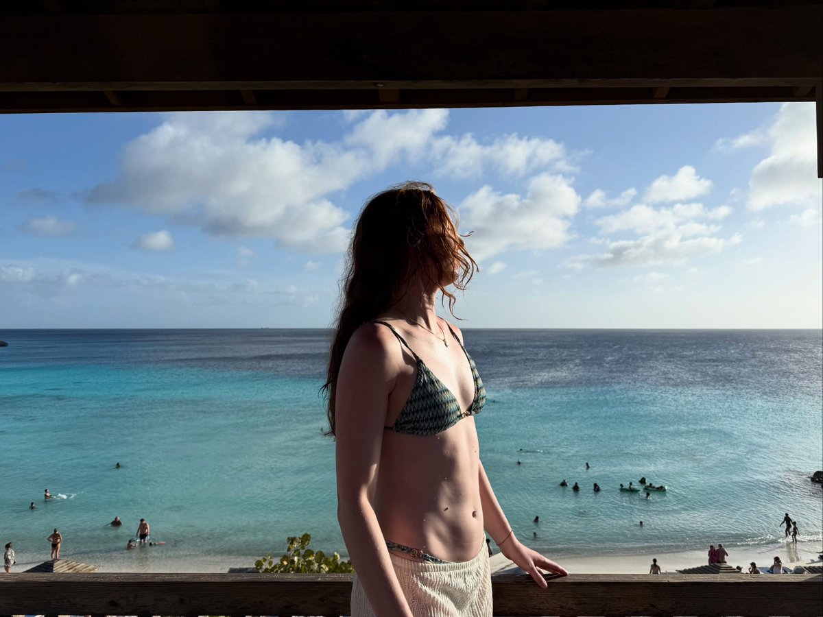 bergmannfiles's tweet photo. Ju curtindo as férias em Curaçao 🇨🇼 

📲 | Julia Bergmann via Instagram https://t.co/52rGdadqG8