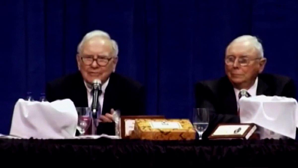 TFising's tweet photo. Warren Buffett, the greatest investor ever, once said:

"Be fearful when others are greedy, and greedy when others are fearful."

He built one of the biggest funds and raked in over $145 billion.

We should all take notes from him!! https://t.co/FZpc7X4sx3