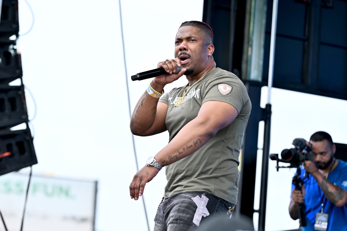 Power1051's tweet photo. Still not over @DJNorie 's set at #AngiesBBQ 🔥 https://t.co/gsVyxM0qSW