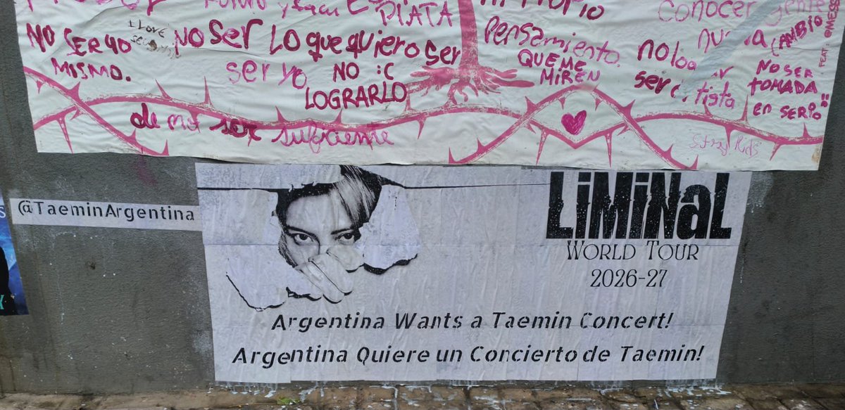 TaeminArgentina's tweet photo. 🇦🇷 ¡Argentina alza la voz por Taemin! 🇦🇷

Hoy, desde Taemin 태민 Argentina, dimos un nuevo paso en nuestro sueño de ver a Taemin en nuestro país.

Colocamos este mural para demostrar que Argentina quiere ser parte del #TAEMIN_WORLDTOUR 2026–27

Necesitamos de toda la comunidad:

💙 Compartí esta publicación.
🤍 Sumate a la campaña.
💙 Hagamos que nuestra voz llegue cada vez más lejos.

Argentina is ready. Argentina is waiting.

#TAEMIN #태민 #TAEMINinArgentina #TAEMIN_LiMiNaL
@Taemin_Xoalsox_ 

📍Barrio Chino, Belgrano, CABA.