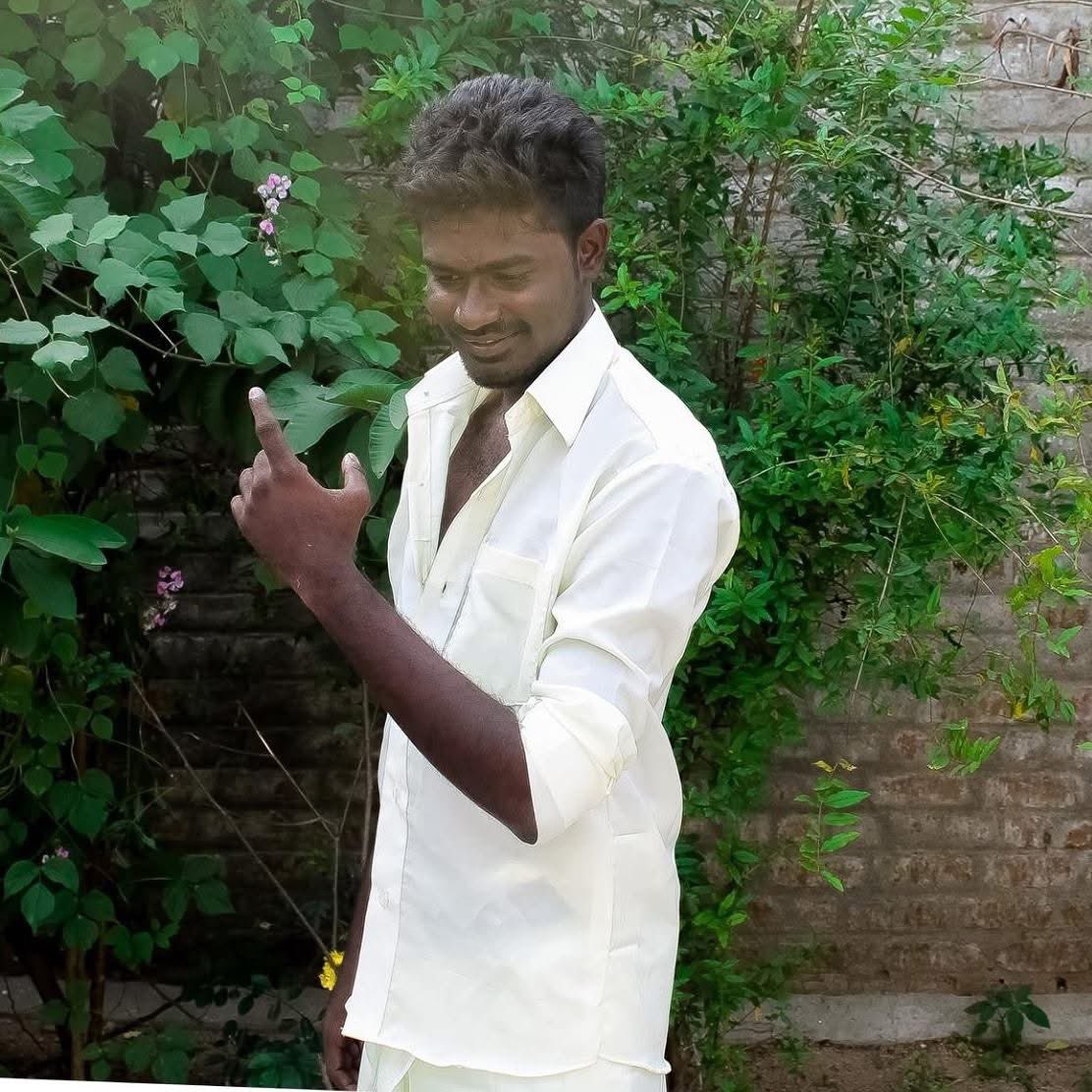 elango01's tweet photo. @Sakthii_TVK This is me who copycats 😜😜😜 https://t.co/XY7g5AsqdN