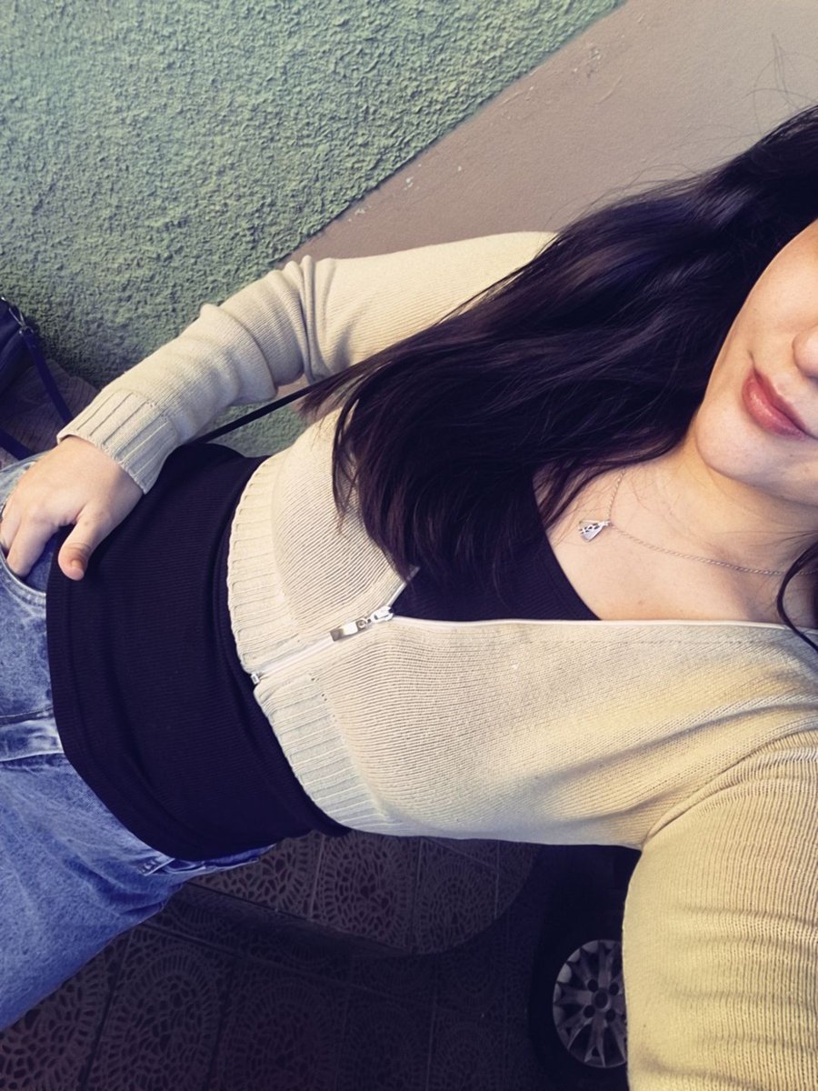 blosomew's tweet photo. look de hoje mais cedo https://t.co/yIMDScJrsI